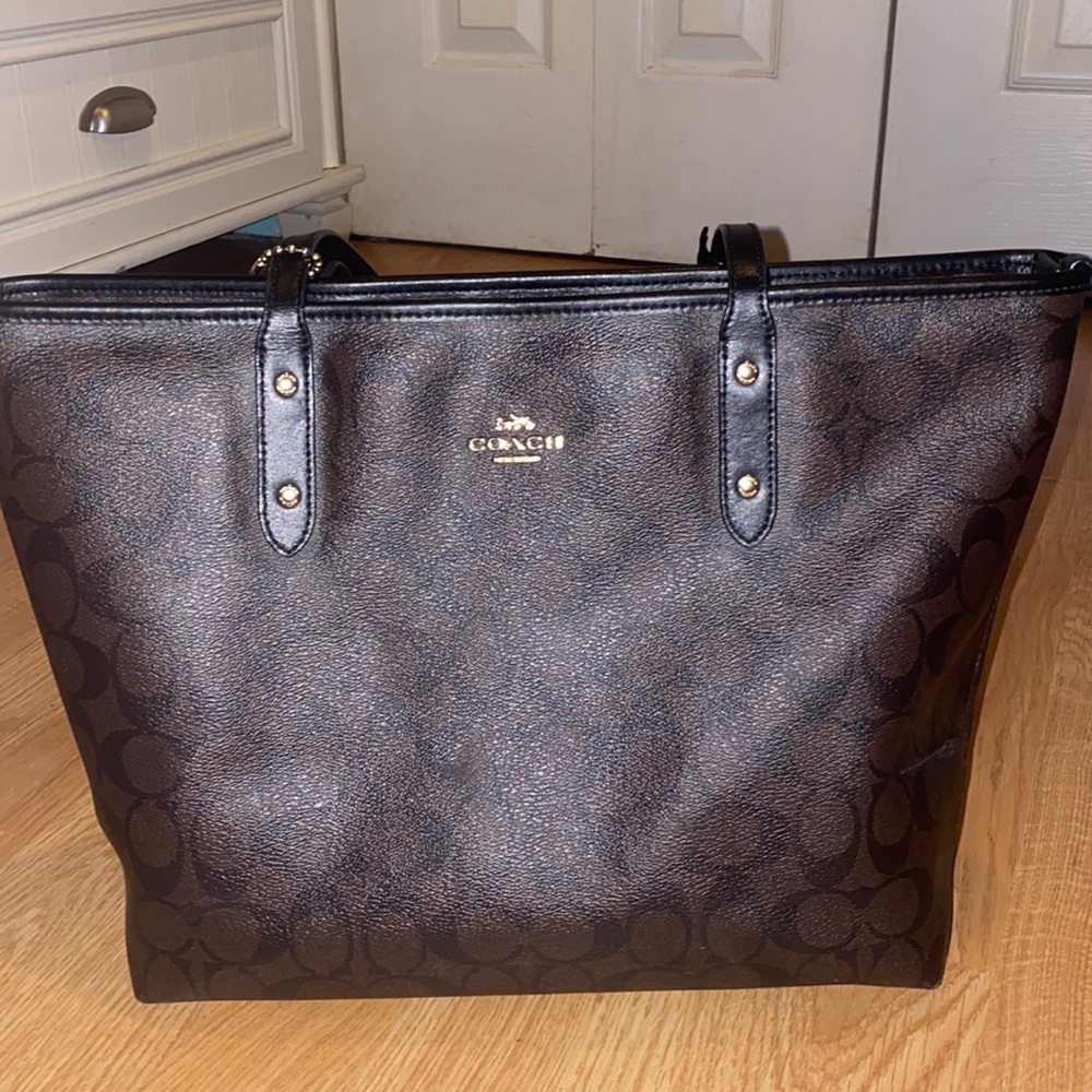 Coach purse - Picture 2 of 5